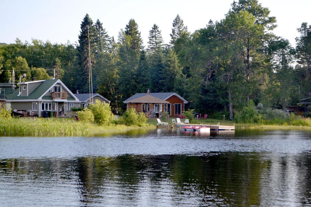 Les 4 Chalets - Le 605 Lac-Saint-Paul Exteriör bild